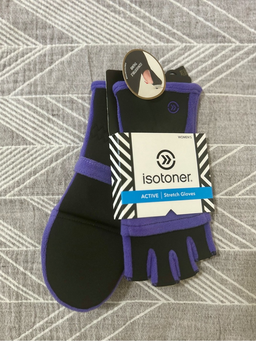 Isotoner Active Stretch Gloves Purple NWT